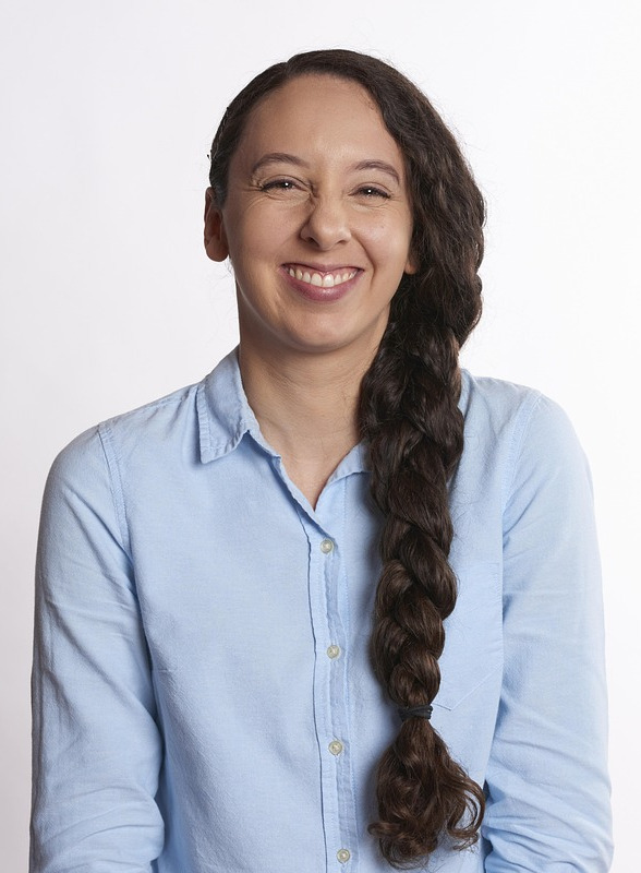 female portrait entertainer smiling